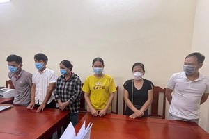 Các đối tượng lừa đảo bị Phòng Cảnh sát hình sự Công an tỉnh Thanh Hoá bắt giữ.