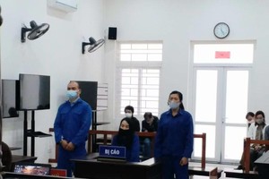 Hà Nội: Công an xã làm giả CMND cho 2 tội phạm Trung Quốc