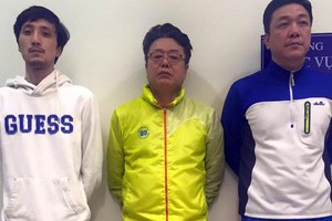  Các đối tượng người Hàn Quốc tại cơ quan điều tra