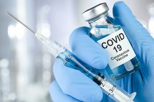Anh trở thành quốc gia đầu tiên phê duyệt vắc xin Covid-19 của AstraZeneca