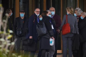 Nhóm chuyên gia WHO tại thành phố Vũ Hán, Trung Quốc. Ảnh: AFP