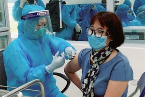 Việc ngừng tiêm vắc xin có thể làm chậm lại phục hồi kinh tế ở châu Á