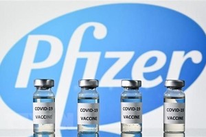 Nghiên cứu sơ bộ cho thấy việc trộn vắc xin Pfizer và AstraZeneca mang lại hiệu quả bảo vệ mạnh mẽ