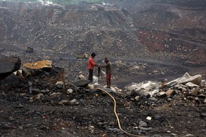 Khủng hoảng than ở Ấn Độ bùng phát khi nhu cầu điện tăng cao