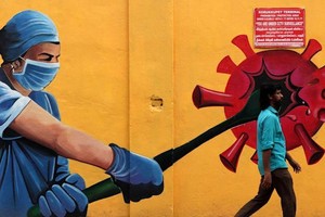 WB: Nguy cơ suy thoái kép khi lạm phát gia tăng và các biện pháp hạn chế do Covid-19