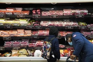 Rủi ro lạm phát đang một lần nữa phủ bóng đen lên thị trường toàn cầu