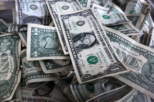 Đồng đô la giảm mạnh nhất kể từ năm 2009 sau dữ liệu lạm phát thấp hơn kỳ vọng