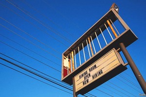 Lạm phát đang giảm, nhưng chưa đủ