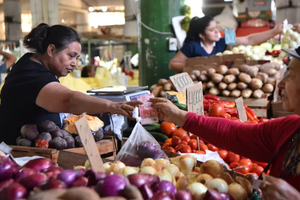 IMF tăng dự báo tăng trưởng toàn cầu khi lạm phát hạ nhiệt