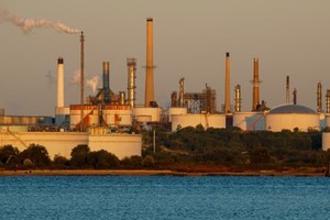 Những quốc gia sẽ chịu ảnh hưởng lớn nhất nếu giá dầu đạt 100 USD/thùng