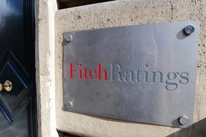 Fitch Ratings hạ xếp hạng tín nhiệm của Pháp từ AA xuống AA-