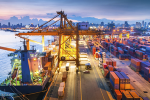 Fitch Ratings: Thương mại quốc tế đang chậm lại đáng kể khi quá trình phục hồi sau đại dịch không như kỳ vọng