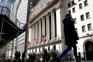 Đường cong lợi suất của Mỹ đảo ngược sâu nhất kể từ năm 1981 cho chúng ta biết điều gì?