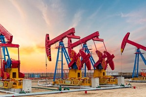 Thương vụ M&A lớn của ngành dầu mỏ và sự bùng nổ sản xuất của Mỹ cho thấy nhu cầu dầu thô vẫn mạnh mẽ trong nhiều năm tới