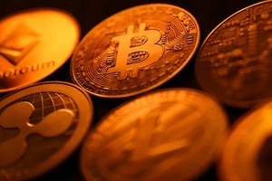 Thị trường tiền điện tử năm 2023 bị ảnh hưởng bởi những vụ gian lận và bê bối