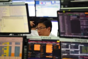 Hàn Quốc tăng tốc cải cách để tăng định giá của thị trường chứng khoán