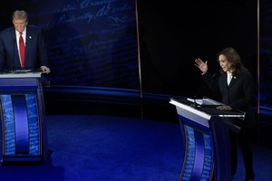 Cựu Tổng thống Donald Trump và Phó Tổng thống Kamala Harris tham gia cuộc tranh luận tổng thống tại Philadelphia, ngày 10/9/2024.