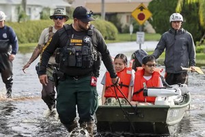 Biến đổi khí hậu khiến bão Milton và các thảm họa khác năm 2024 gây ra nhiều thiệt hại hơn