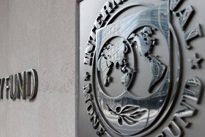 IMF: Nợ công toàn cầu sẽ vượt 100.000 tỷ USD trong năm nay