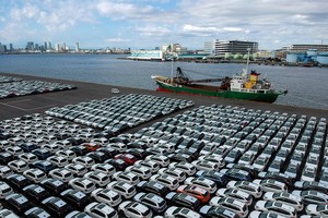 Reuters: Trung Quốc yêu cầu các nhà sản xuất xe điện tạm dừng đầu tư vào các nước EU ủng hộ thuế quan