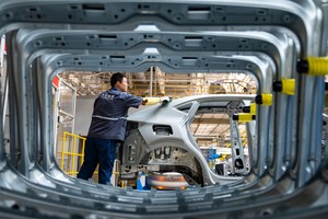 Trung Quốc đệ đơn kháng cáo bổ sung lên WTO về thuế xe điện của EU