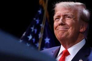 Trái ngược với sự thăng hoa của chứng khoán Mỹ hậu bầu cử, các thị trường khác đang thoái lui