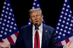 Tổng thống Trump đưa mối lo ngại về thuế quan quay trở lại