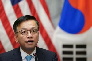 Ông Choi Sang-mok, Bộ trưởng Tài chính Hàn Quốc