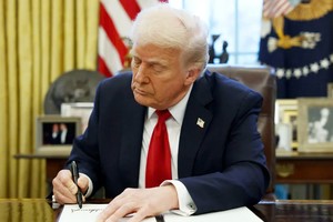 Tổng thống Trump dọa sẽ áp mức thuế lớn hơn nếu EU và Canada liên kết gây tổn hại kinh tế Mỹ