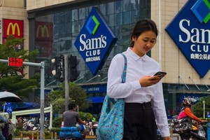 Trung Quốc có nguy cơ rơi vào vòng xoáy giảm phát sâu hơn khi chuyển hướng sang thị trường nội địa