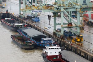 Căng thẳng thương mại làm trầm trọng thêm tình trạng dư cung thép tại Trung Quốc