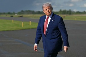 Tổng thống Trump hoãn áp thuế EU không đảm bảo căng thẳng thương mại sẽ không leo thang