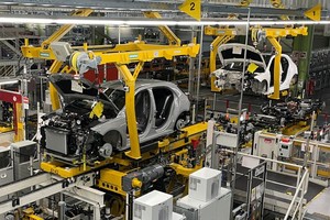 Ngành công nghiệp ô tô đối mặt với cú sốc chuỗi cung ứng lớn thứ ba trong vòng 5 năm