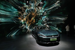 Ngành công nghiệp xe điện Trung Quốc đối mặt với nguy cơ hợp nhất