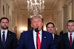 Tối 21/6 giờ Mỹ, tức sáng sớm nay 22/6 giờ Việt Nam, Tổng thống Mỹ Donald Trump tuyên bố lực lượng Mỹ đã tấn công Iran.