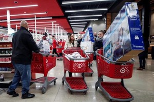 Mỹ: Doanh số bán lẻ tháng 10 tăng cao nhất trong 8 tháng