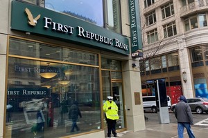 11 ngân hàng lớn nhất Mỹ gửi 30 tỷ USD để giải cứu First Republic Bank, tránh vụ sụp đổ tiếp theo