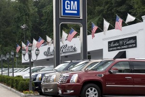 GM, VW đối mặt với rủi ro số lượng ô tô không được sử dụng ở Trung Quốc nếu không chuyển đổi EV