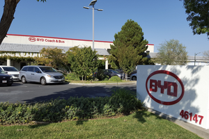 Người khổng lồ xe điện Trung Quốc được tỷ phú Warren Buffett hậu thuẫn, sắp soán ngôi Tesla