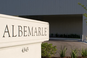 Thiếu hụt nguồn cung nguyên liệu lithium có thể dẫn tới nguy cơ không đủ pin cho sản xuất xe điện