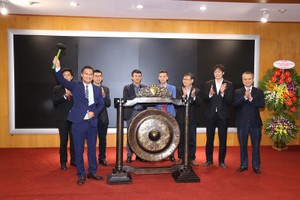 Cổ phiếu CIA tăng kịch biên độ trong phiên chào sàn