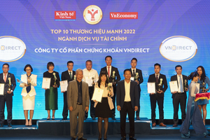 VNDIRECT nhận giải “Top 10 thương hiệu mạnh Việt Nam ngành dịch vụ tài chính ”