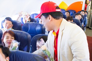 Vietjet mang triệu đóa hồng thay ngàn lời chúc