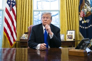 Trước sự sụt giảm mạnh của chứng khoán, ông Trump họp khẩn các ngân hàng hàng đầu