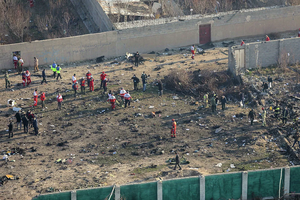 Hình ảnh hiện trường vụ máy bay Ukraine rơi ở Iran