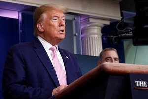 Tổng thống Mỹ Donald Trump tại Nhà Trắng ngày 1/4. Ảnh: AP.