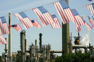 Sau thập kỷ hoàng kim, dầu đá phiến đang trở thành “gánh nặng” của nước Mỹ