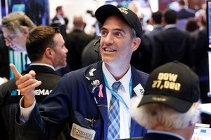 Vượt qua nỗi sợ hãi, giới đầu tư nhộn nhịp xuống tiền