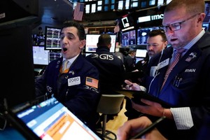 Tìm thấy tia hy vọng mới, giới đầu tư lạc quan xuống tiền