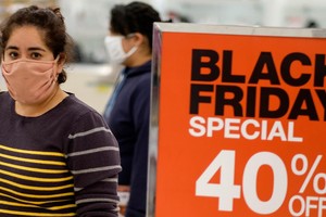 Người Mỹ chi kỷ lục 9 tỷ USD để mua sắm trực tuyến vào Black Friday